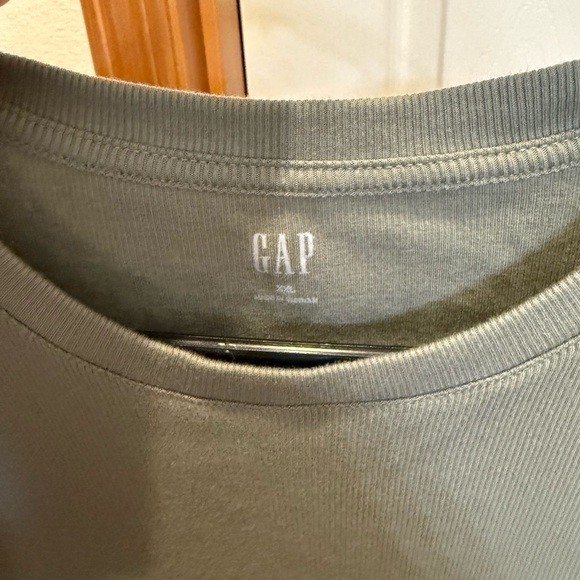 Gap ribbed long sleeve with ruffle detail - Picture 2 of 2